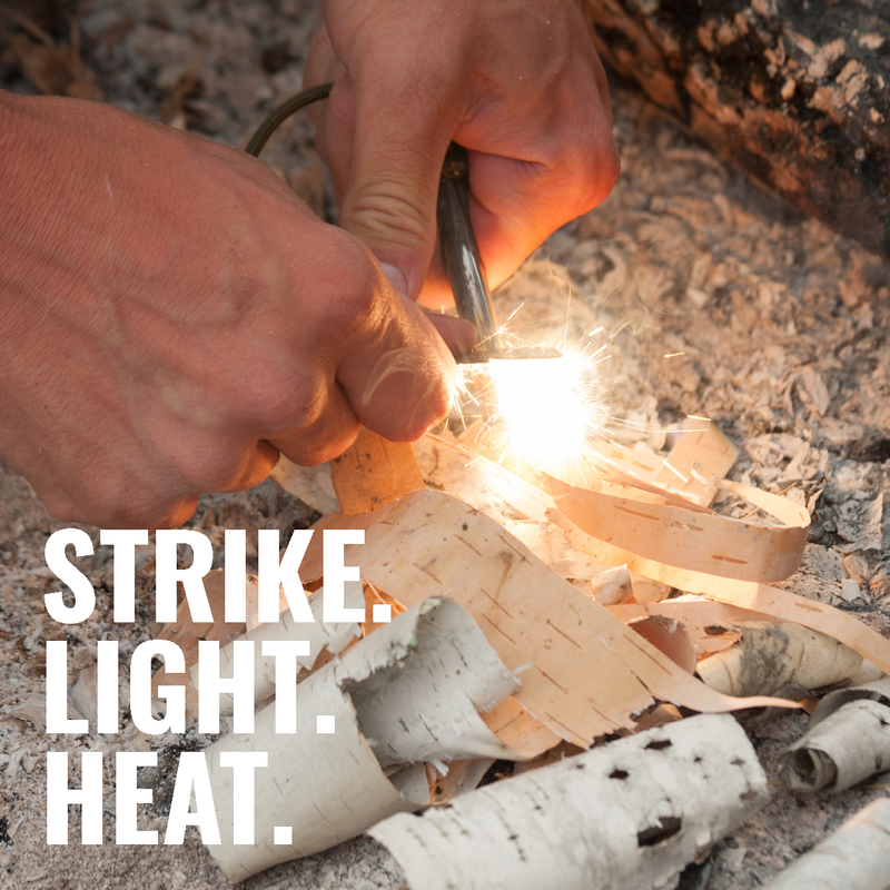 Cargue la imagen en el visor de la galería, Close up showing how to se the LifeSaver Fire Starter