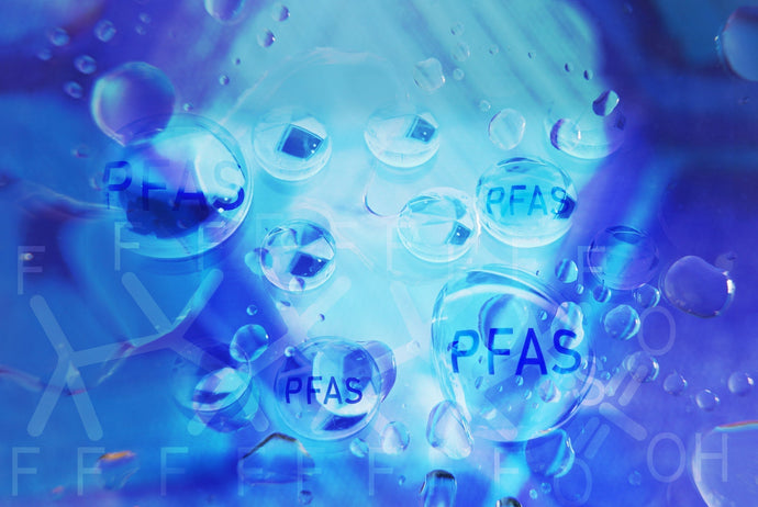 ¿Deberían preocuparme los PFAS en el agua?